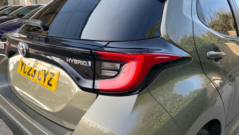 Toyota Yaris 1.5 Hybrid Design 5dr CVT Hybrid Hatchback